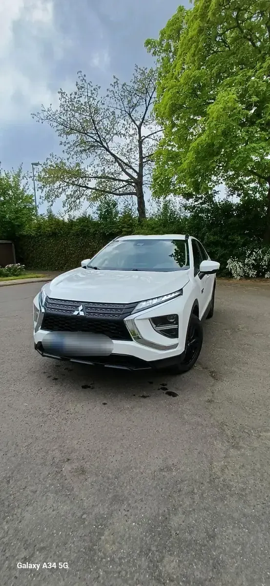 Używany Mitsubishi Eclipse Cross Basis 98 KM (72 kW) 2022 Biały SUV