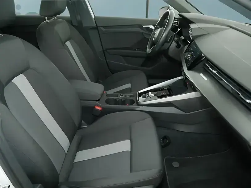 Używany Audi A3 e-tron 204 KM (150 kW) 2022 Biały Hatchback