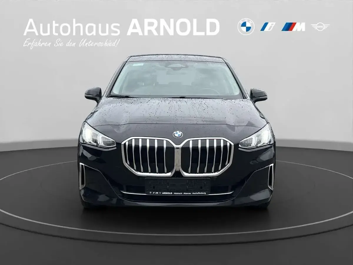 Gebraucht BMW 218 Active Tourer Luxury Line 150 PS (110 kW) 2023 Schwarz ii Van / Kleinbus