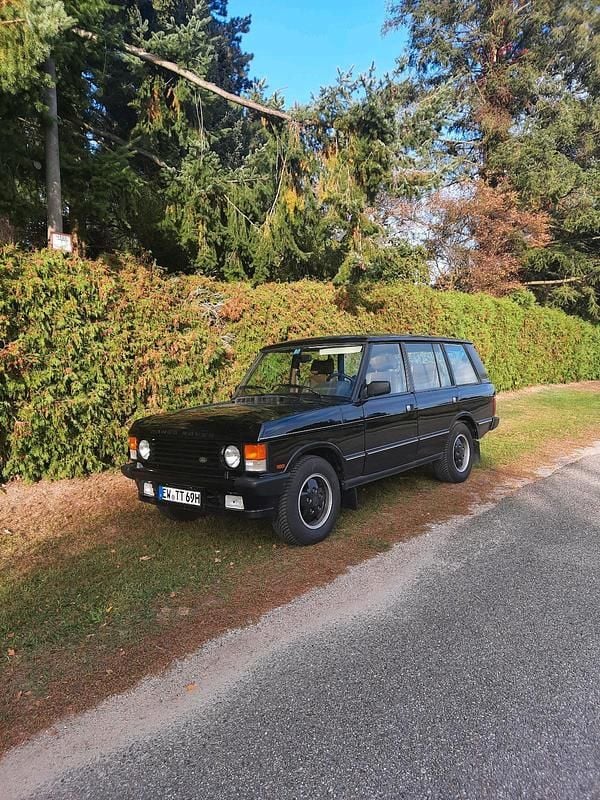 Schwarz Gebraucht 1993 Land Rover Range Rover Classic SUV | 34.580 € - Bild 1/4
