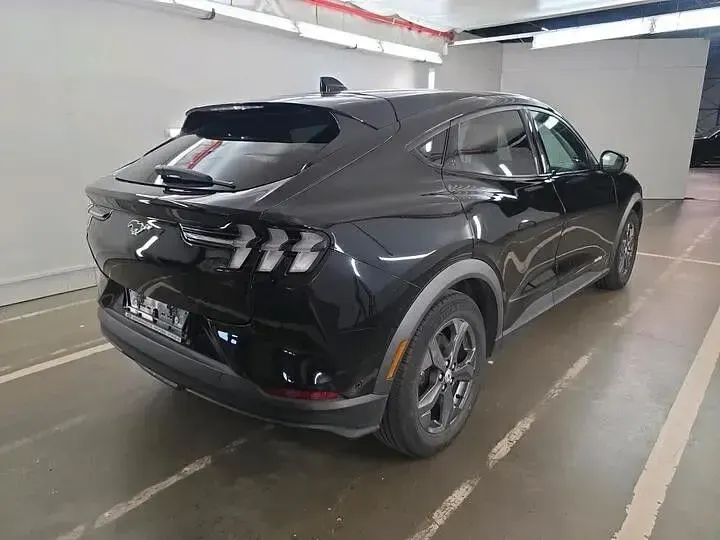 Gebraucht Ford Mustang Mach-E Basis 197 kW (269 PS) 2022 Schwarz SUV