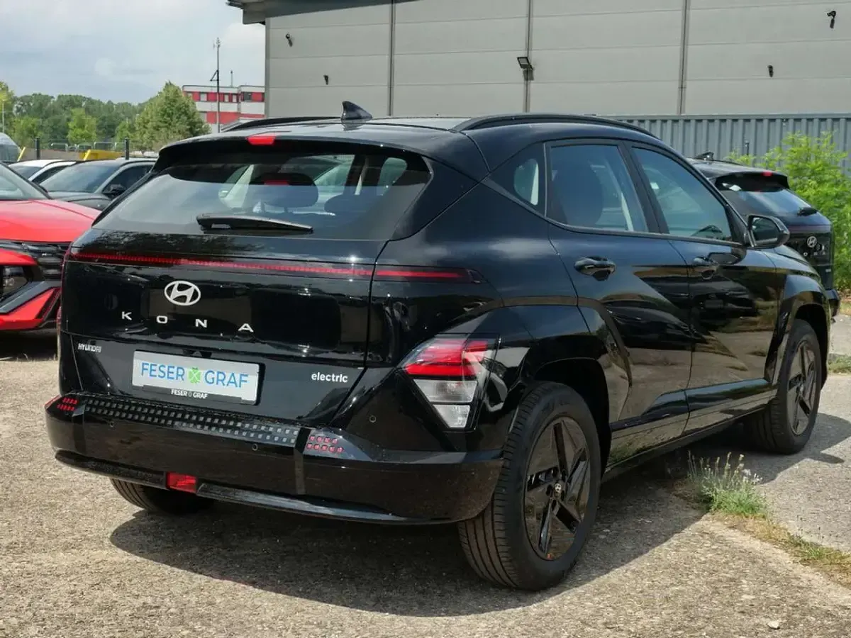 Neu Hyundai Kona Select 150 kW (204 PS) 2026 Abyss black SUV