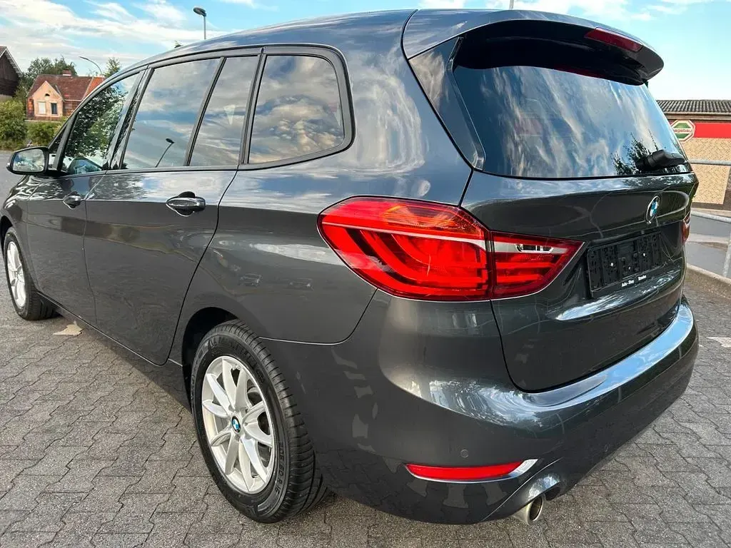 Gebraucht BMW 218 Gran Tourer Sport Line 140 PS (102 kW) 2019 Grau Van / Kleinbus