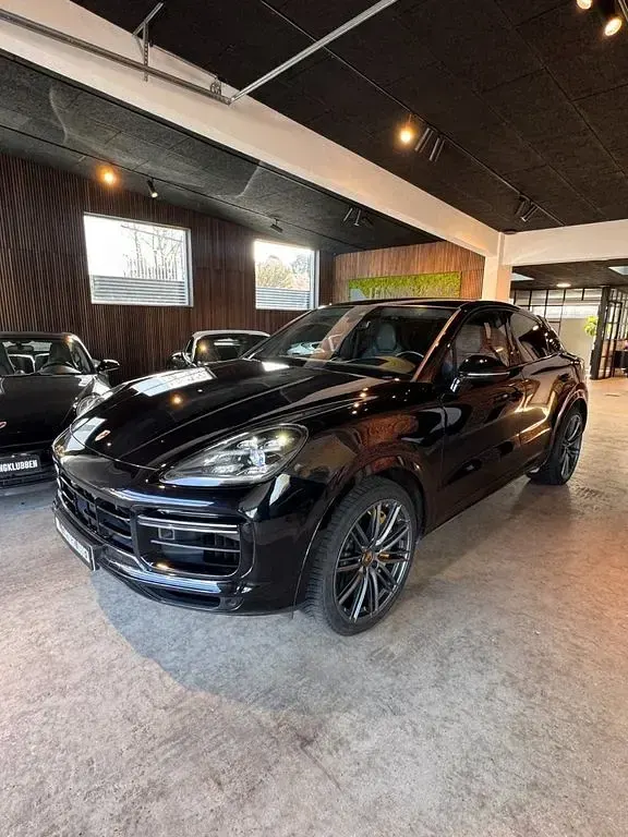 Gebraucht Porsche Cayenne Turbo Coupe 549 PS (403 kW) 2020 Schwarz SUV