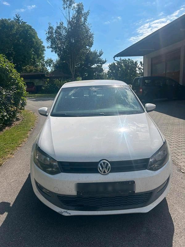 Weiß Gebraucht 2010 VW Polo Kleinwagen | 1.550 € (Superpreis) - Bild 1/4