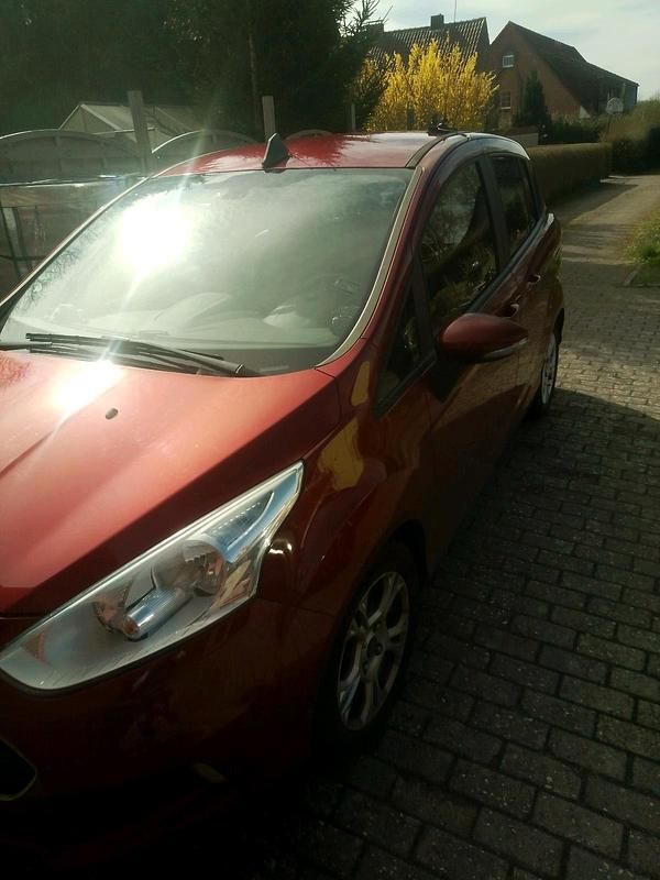 Second-hand Ford B-MAX 101 CP (74 kW) 2017 Roșu Monovolum