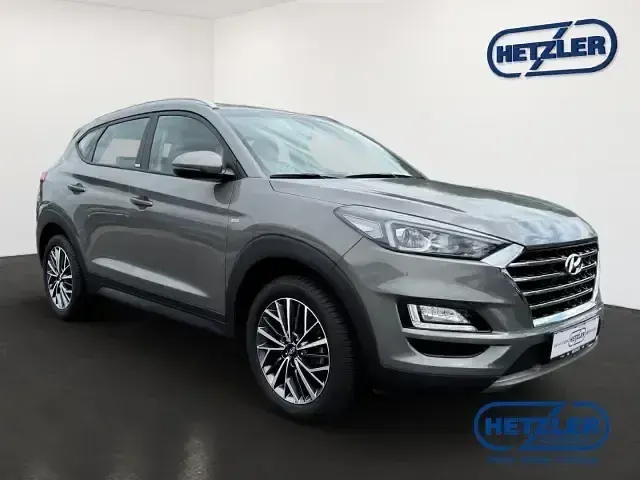 Gebraucht Hyundai Tucson Advantage 136 PS (100 kW) 2020 Olivine grey / mic SUV