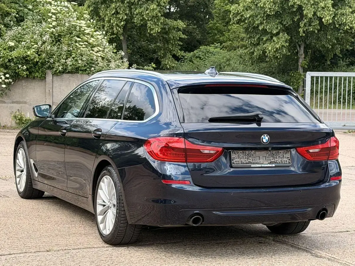 Gebraucht BMW 530 Sport Line 265 PS (194 kW) 2020 Blau Limousine