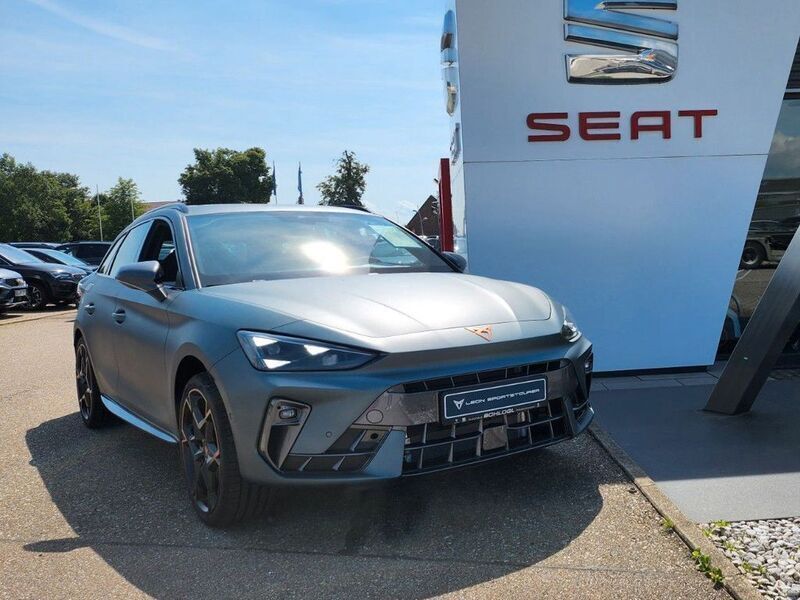 Grau Gebraucht 2024 Cupra Leon VZ Limousine | 45.790 € (Fairer Preis) - Bild 1/4
