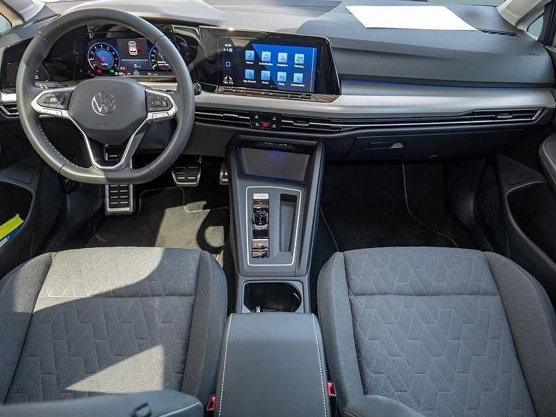 Gebraucht VW Golf VIII 150 PS (110 kW) 2025 Silber Kleinwagen