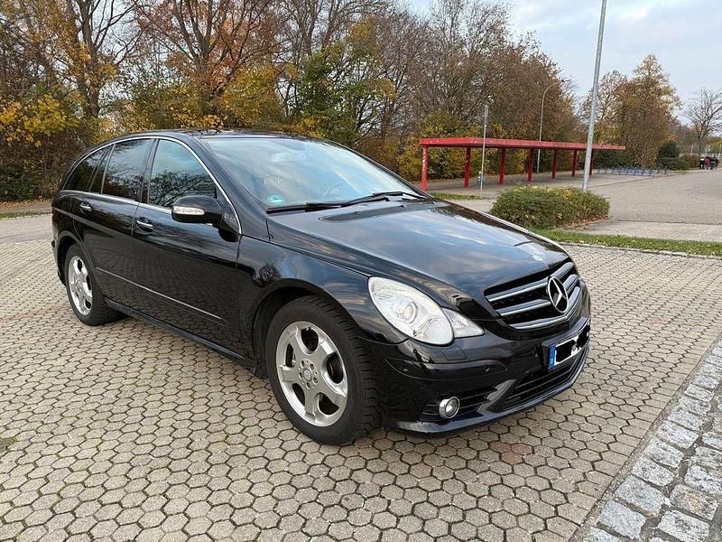 Schwarz Gebraucht 2008 Mercedes R320 Van / Kleinbus | 5.300 € (Fairer Preis) - Bild 1/4