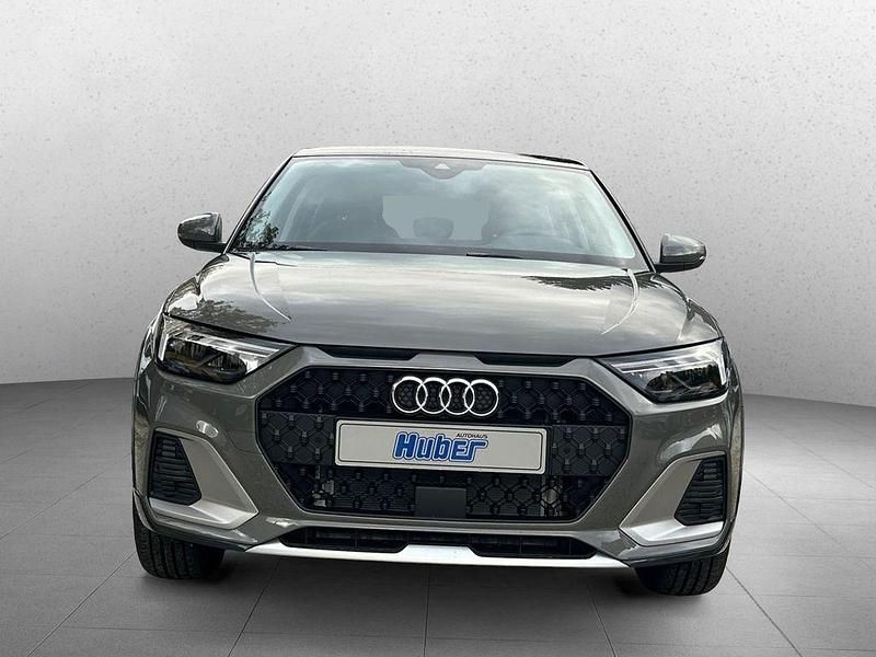 Gebraucht Audi A1 S-Line 116 PS (85 kW) 2025 Chronosgrau metallic Limousine