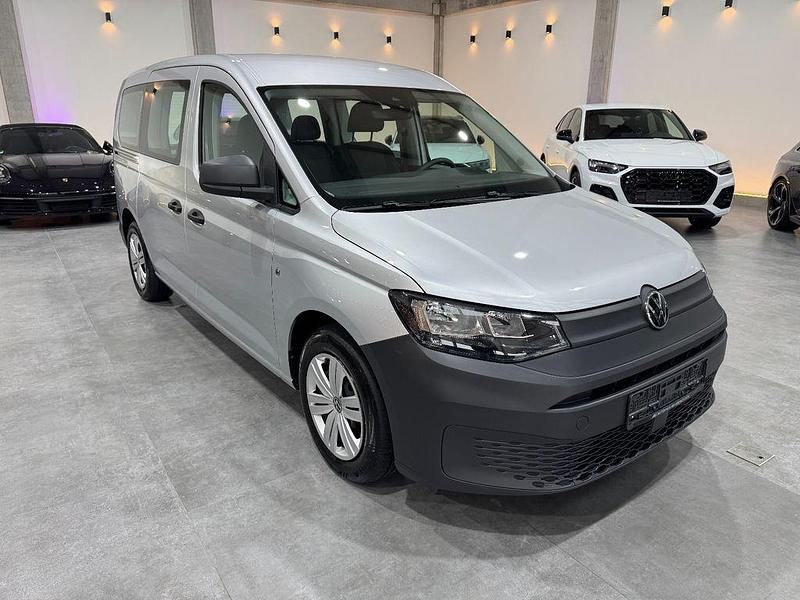 Gebraucht VW Caddy Maxi 102 PS (75 kW) 2023 Silber Van / Kleinbus