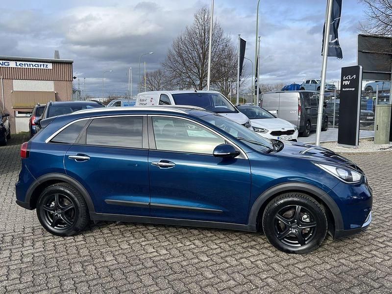 Gebraucht Kia Niro Spirit 105 PS (77 kW) 2018 Blau SUV