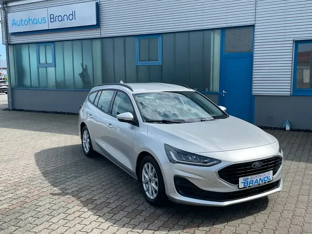 Gebraucht Ford Focus Cool & Connect 120 PS (88 kW) 2022 Silber Limousine