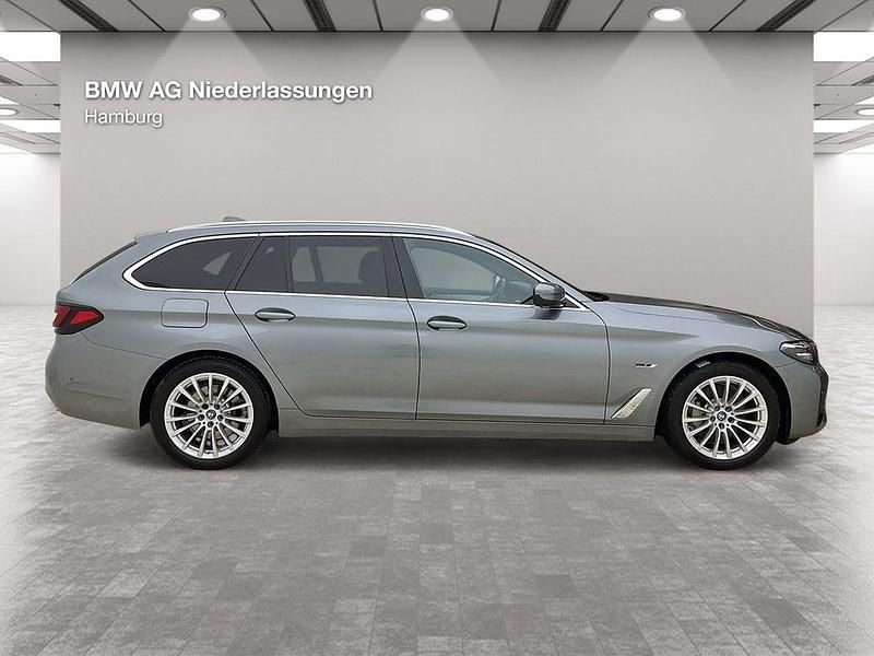 Gebraucht BMW 530e 184 PS (135 kW) 2022 Grau Kombi
