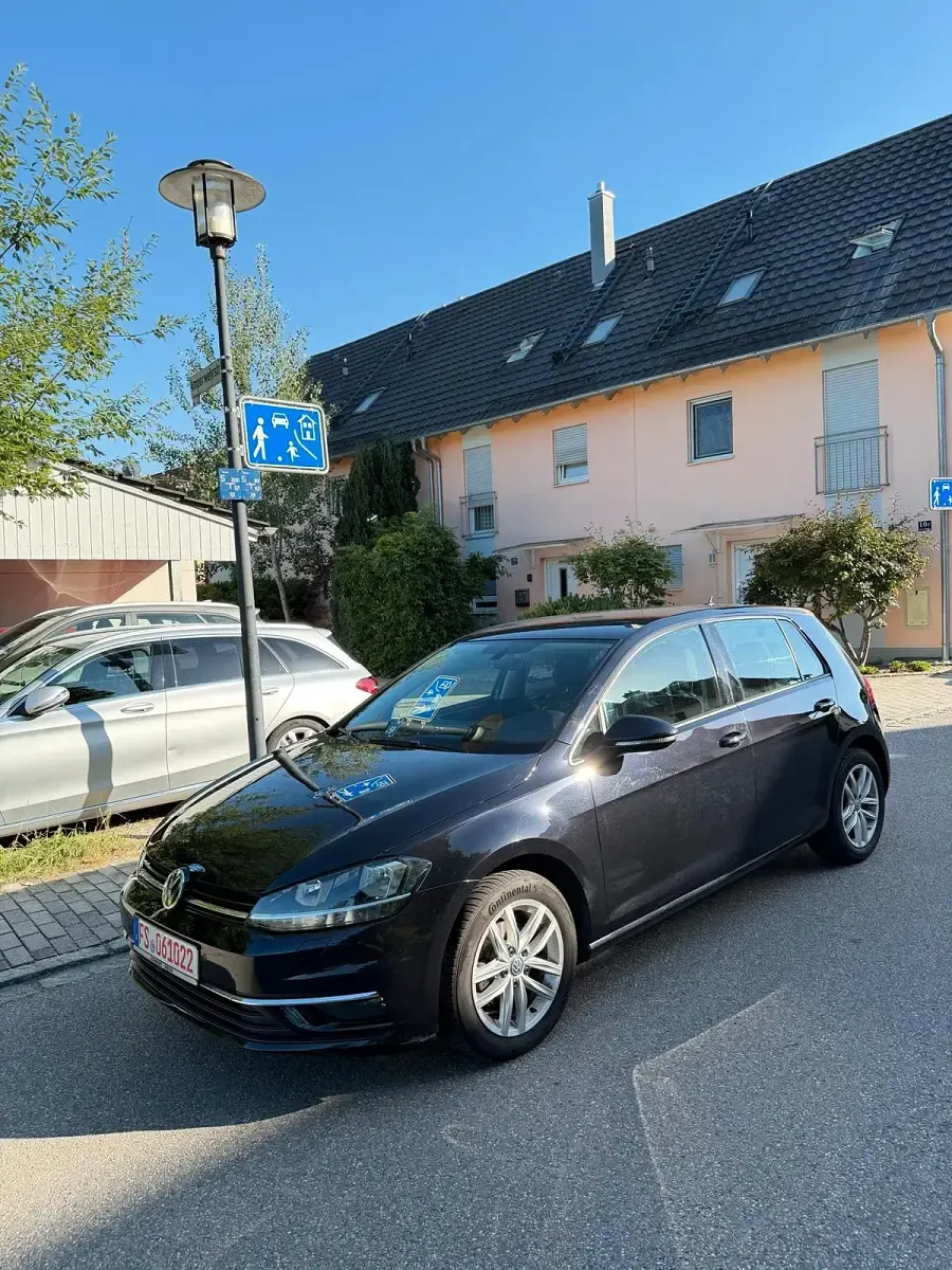 Gebraucht VW Golf VII 110 PS (80 kW) 2017 Schwarz Limousine