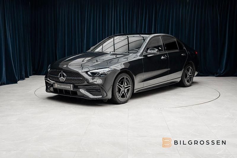 Grau Gebraucht 2023 Mercedes C300 AMG line SUV | 41.531 € - Bild 1/4