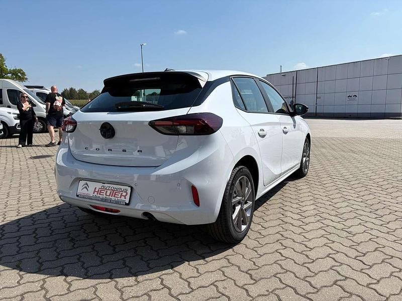 Neu Opel Corsa Edition 101 PS (74 kW) 2025 Kontur white Limousine
