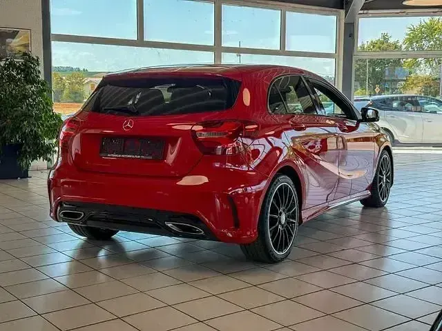 Gebraucht Mercedes A180 Sportline 122 PS (89 kW) 2017 Rot Kleinwagen