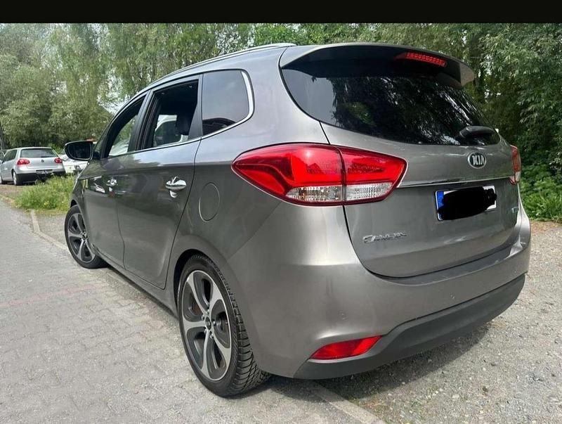 Gebraucht Kia Carens 141 PS (103 kW) 2016 Grau Van / Kleinbus