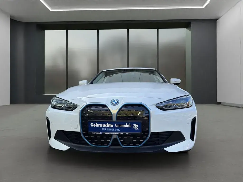 Używany BMW i4 250 kW (340 KM) 2023 Biały Sedan/Limuzyna