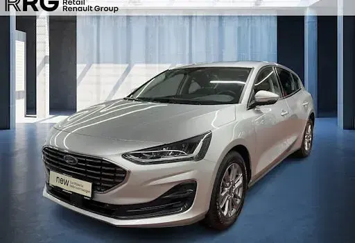 Gebraucht Ford Focus Titanium 126 PS (92 kW) 2023 Silber Limousine