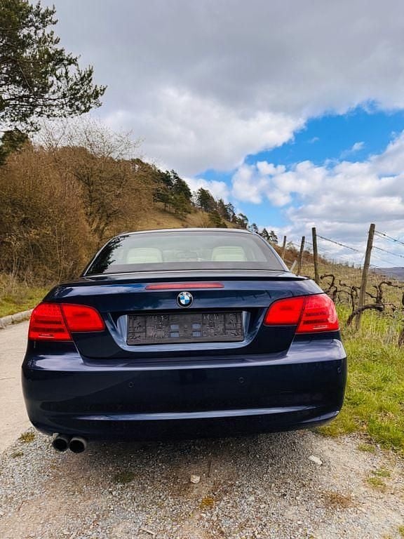 Gebraucht BMW 330 Cabriolet 245 PS (180 kW) 2012 Blau Cabrio