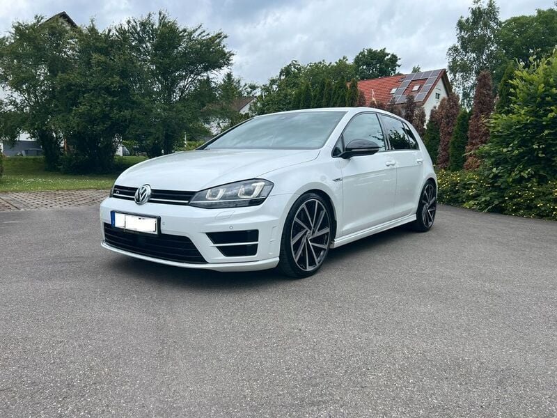 Weiß Gebraucht 2015 VW Golf VII Limousine | 23.500 € - Bild 1/4