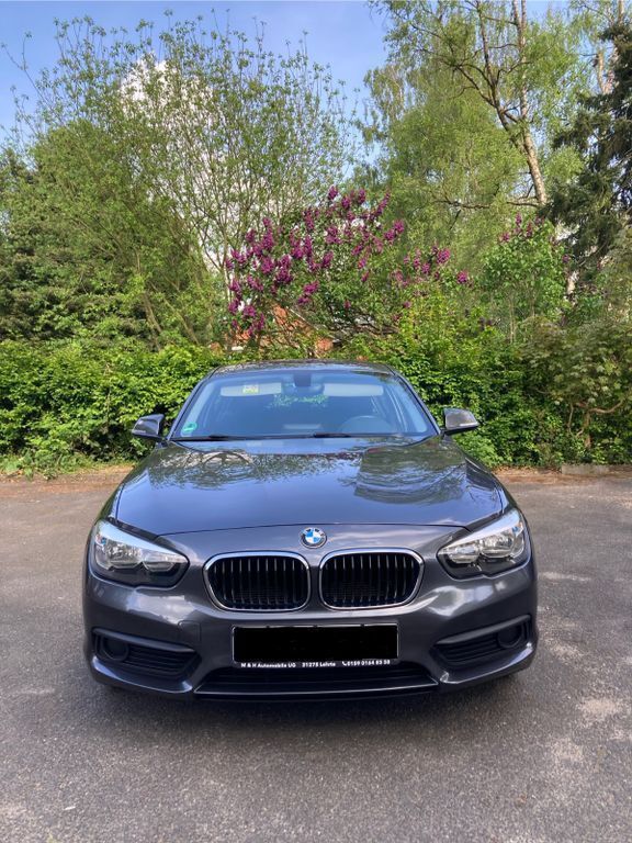 Grau Gebraucht 2016 BMW 116 Kleinwagen | 9.110 € (Fairer Preis) - Bild 1/4