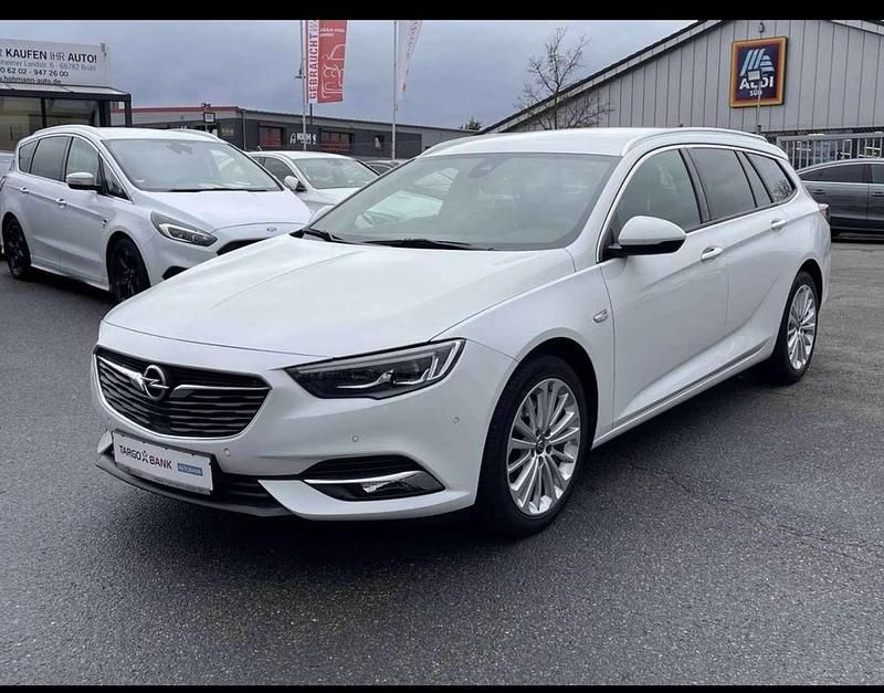 Weiß Gebraucht 2018 Opel Insignia Dynamic Kombi | 19.000 € (Teuer) - Bild 1/4