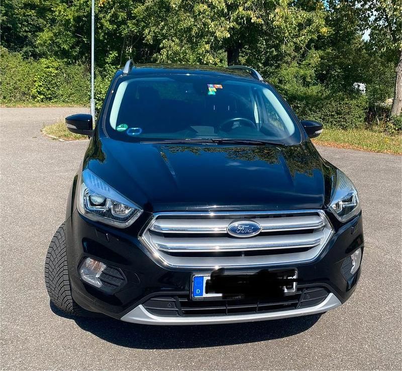 Gebraucht Ford Kuga Titanium 179 PS (131 kW) 2018 Schwarz SUV