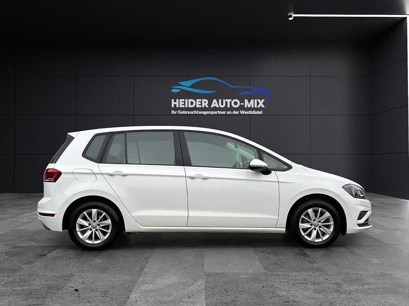 Gebraucht VW Golf Sportsvan 131 PS (96 kW) 2018 Weiß Van / Kleinbus