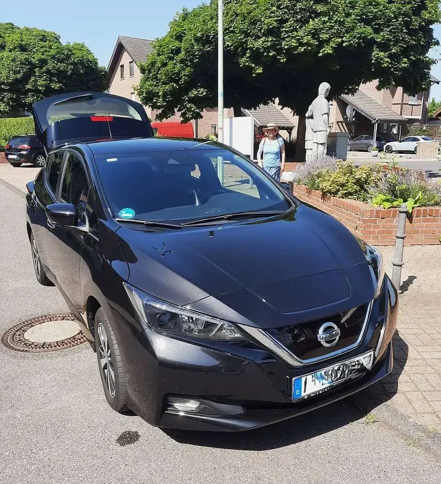 Gebraucht Nissan Leaf Acenta 89 kW (122 PS) 2021 Schwarz Kleinwagen