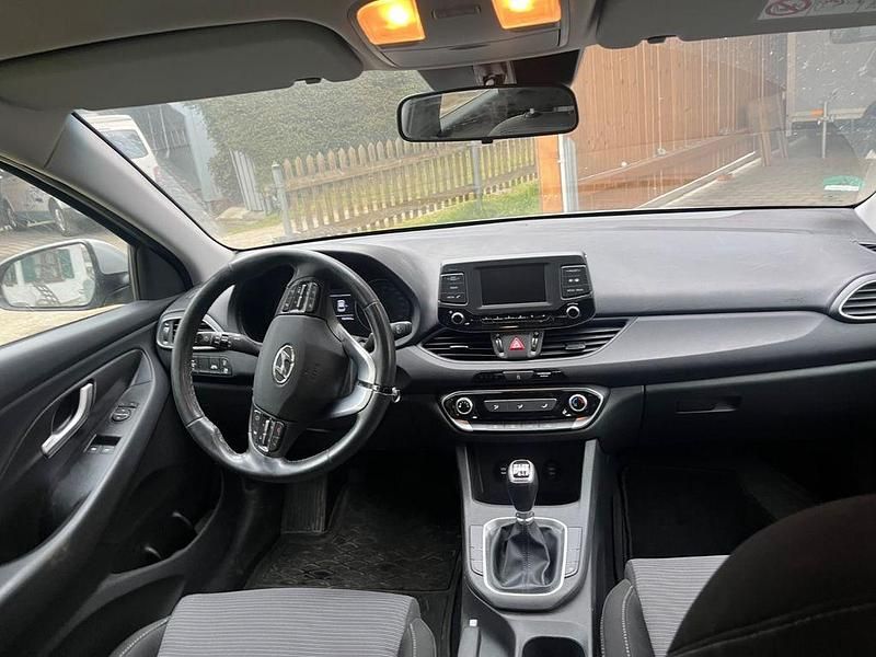 Gebraucht Hyundai i30 116 PS (85 kW) 2020 Silber Limousine