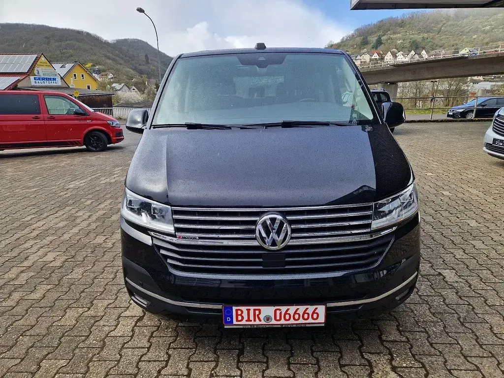 Gebraucht VW Multivan Highline 230 PS (169 kW) 2021 Schwarz Van / Kleinbus