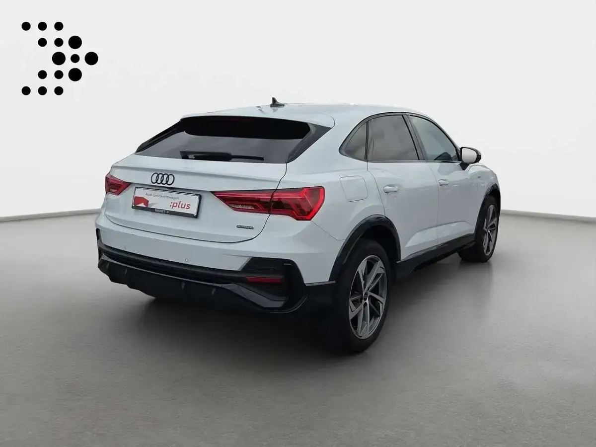 Gebraucht Audi Q3 S-Line 190 PS (139 kW) 2023 Gletscherweiß metallic SUV