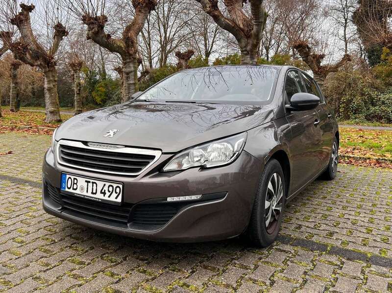 Grau Gebraucht 2013 Peugeot 308 Limousine | 5.199 € (Fairer Preis) - Bild 1/4