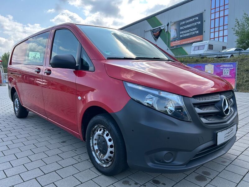 Rot Gebraucht 2018 Mercedes Vito Van / Kleinbus | 12.999 € (Superpreis) - Bild 1/4