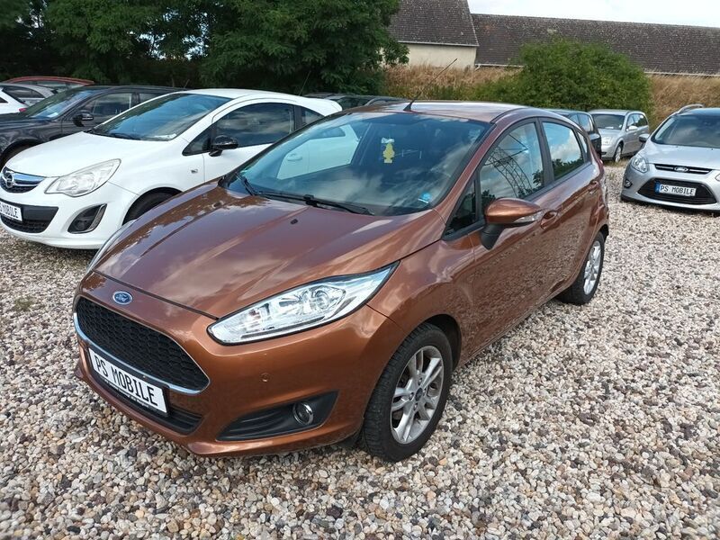 Gebraucht Ford Fiesta Celebration 80 PS (58 kW) 2016 Braun Kleinwagen