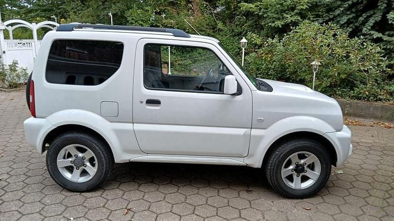 Weiß Gebraucht 2017 Suzuki Jimny Comfort SUV | 19.000 € (Fairer Preis) - Bild 1/4