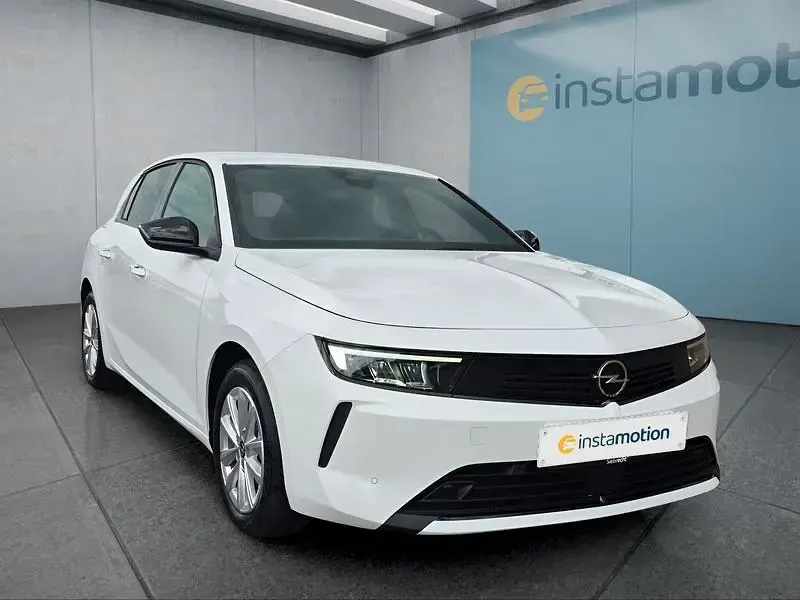 Neu Opel Astra Edition 145 PS (106 kW) 2026 Weiß Limousine