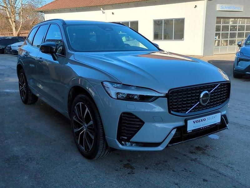 Gebraucht Volvo XC60 Plus 197 PS (144 kW) 2023 Vapour grey / metallic SUV