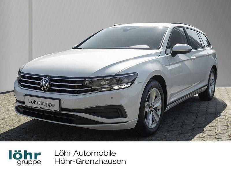 Weiß Gebraucht 2022 VW Passat Basis Kombi | 24.480 € (Fairer Preis) - Bild 1/4