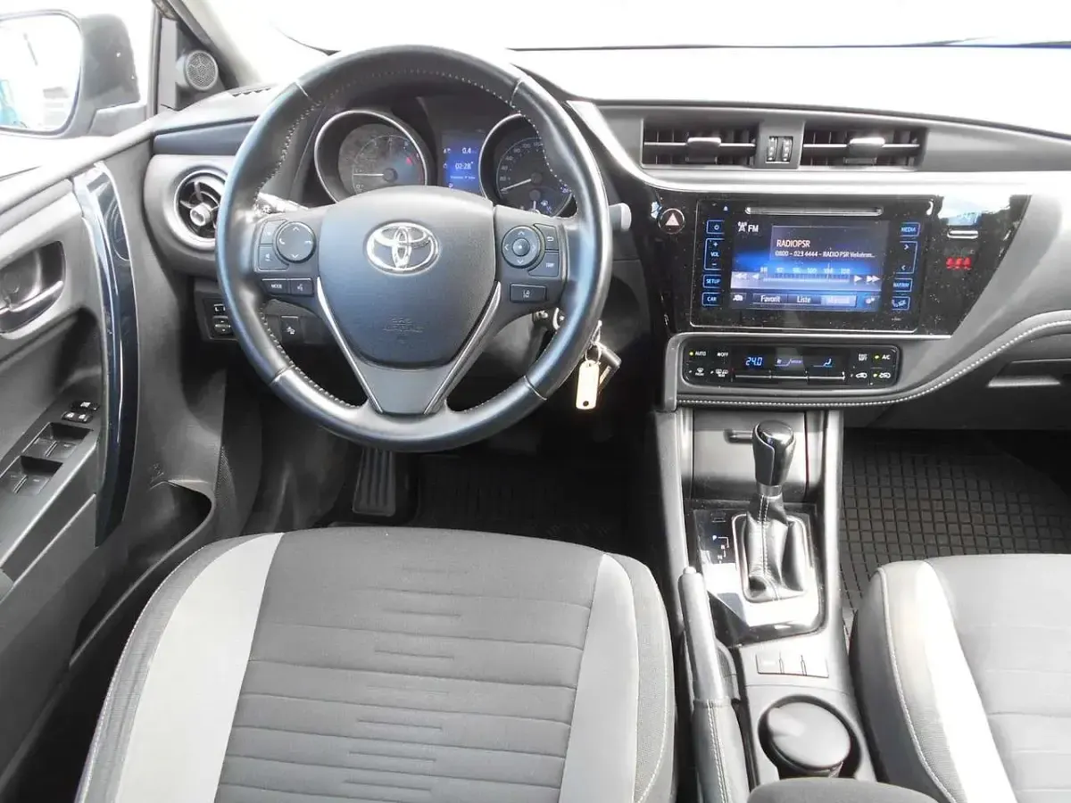 Gebraucht Toyota Auris Comfort 116 PS (85 kW) 2017 Grau Limousine
