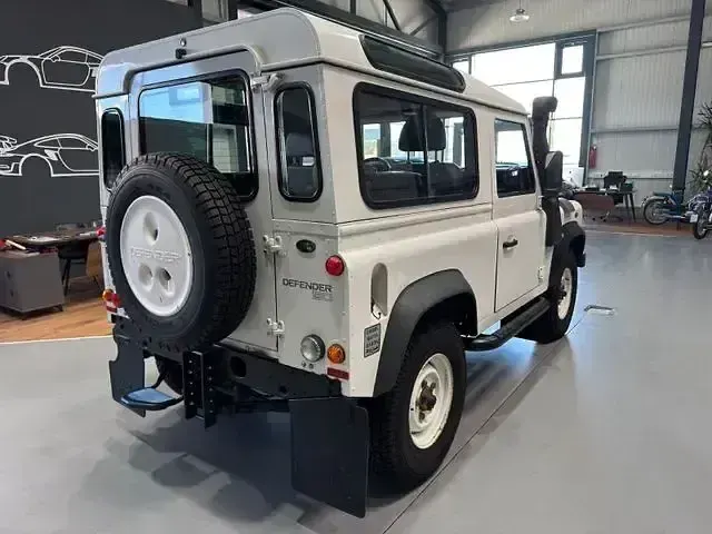 Gebraucht Land Rover Defender 122 PS (89 kW) 2009 Weiß SUV