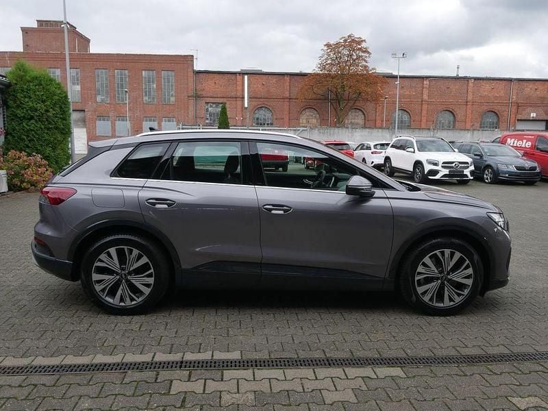 Gebraucht Audi Q4 e-tron Advanced 194 kW (265 PS) 2023 Grau SUV