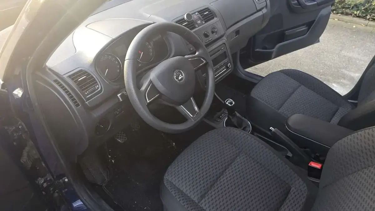 Gebraucht Skoda Roomster Ambition 105 PS (77 kW) 2015 Blau Van / Kleinbus