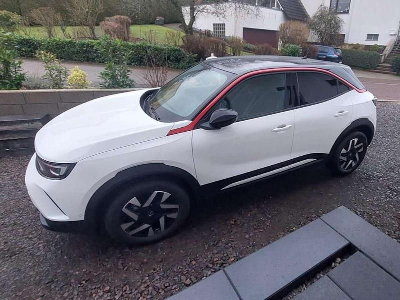 Weiß Gebraucht 2023 Opel Mokka SUV | 24.990 € (Etwas zu teuer) - Bild 1/3