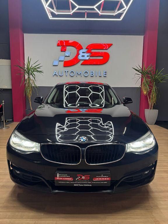 Gebraucht BMW 330 Advantage 258 PS (189 kW) 2018 Schwarz Limousine